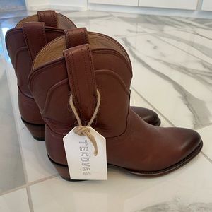 Tecovas Penny Boots. NWT. Never worn. Size 7
